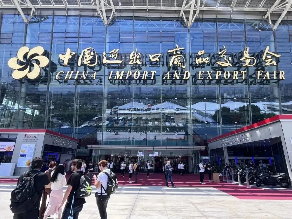 �㽻��һ�ڹ�Ļ��ѩ����ʵ�����࣡